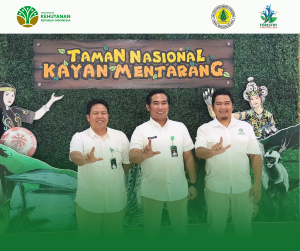 Komitmen kepala sekolah SMK Kehutanan Negeri Samarinda di Taman Nasional Kayan Mentarang