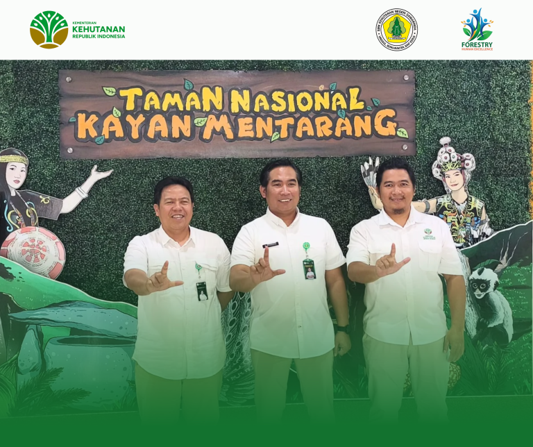 Komitmen kepala sekolah SMK Kehutanan Negeri Samarinda di Taman Nasional Kayan Mentarang