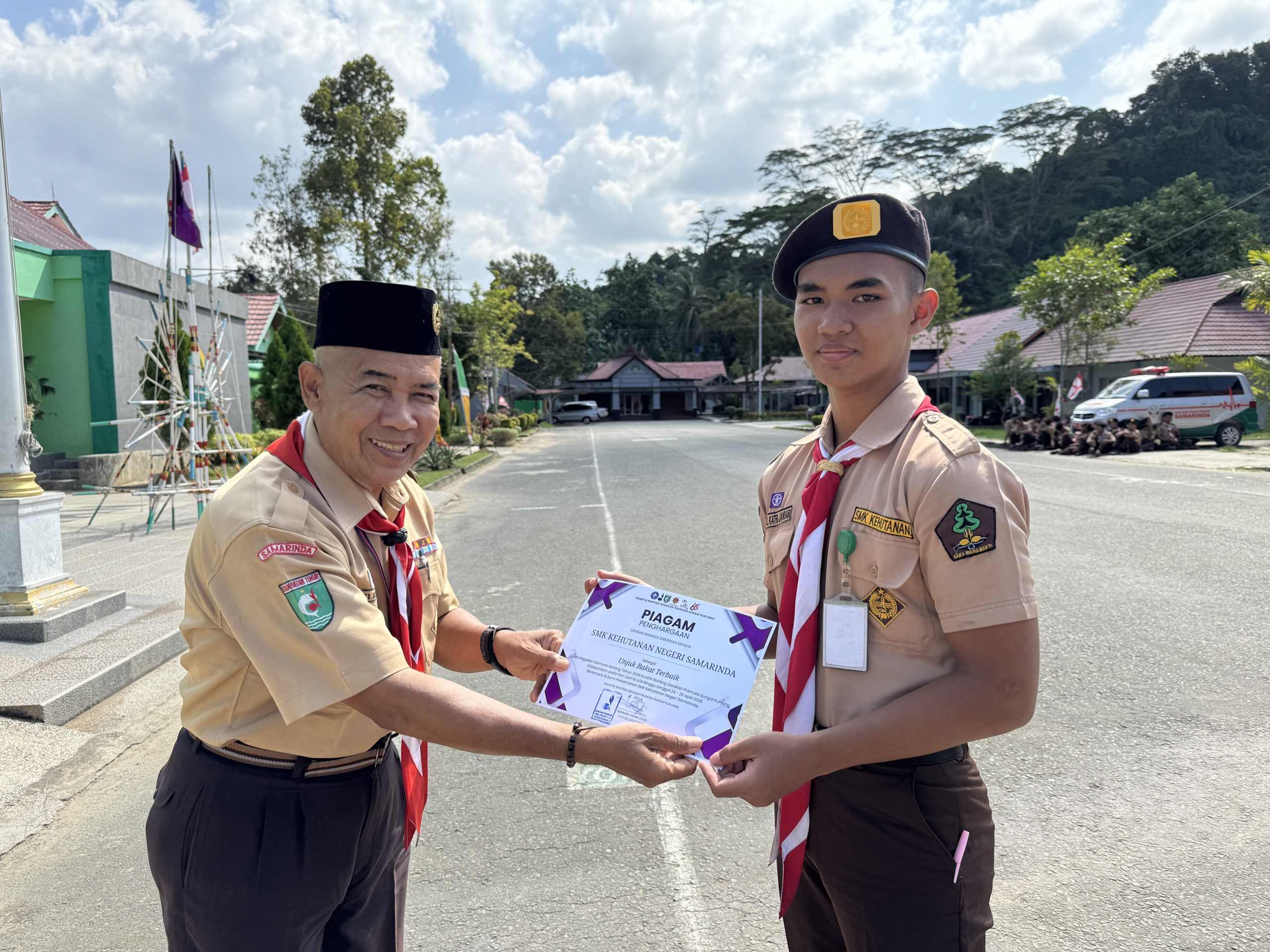 Pemberian penghargaan untuk siswa 